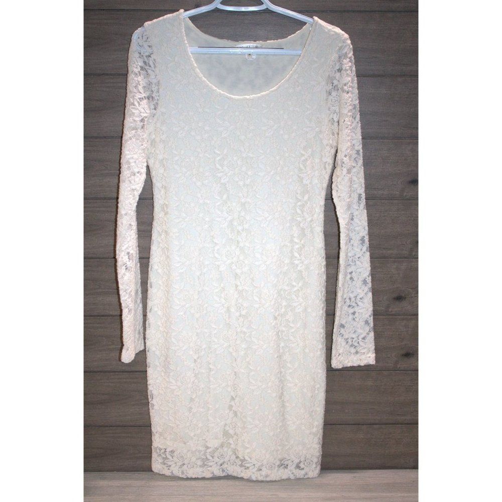 White Threads 4 Thought Lace Dress Size Medium